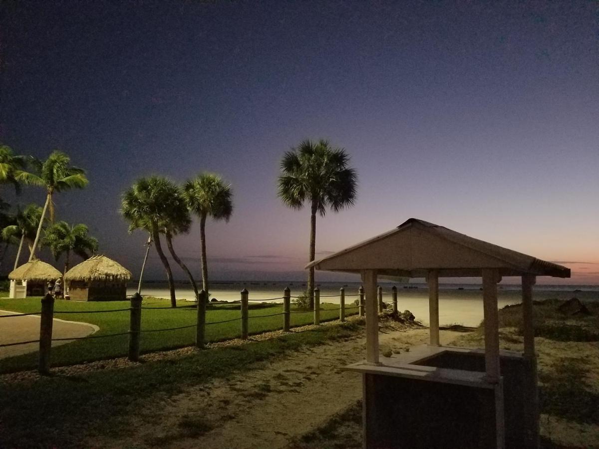 Carousel Beach Inn Fort Myers Beach Eksteriør billede