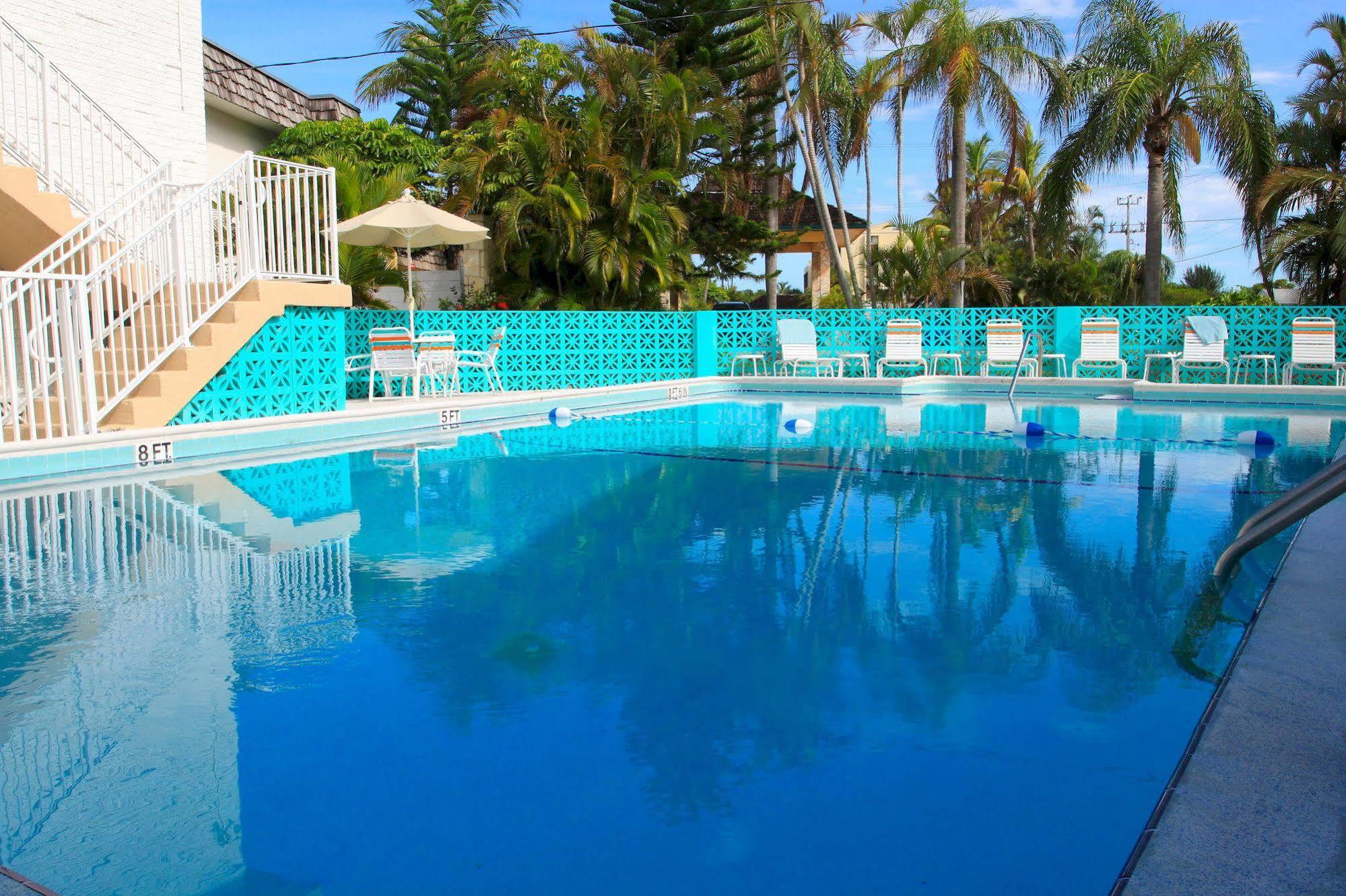 Carousel Beach Inn Fort Myers Beach Eksteriør billede