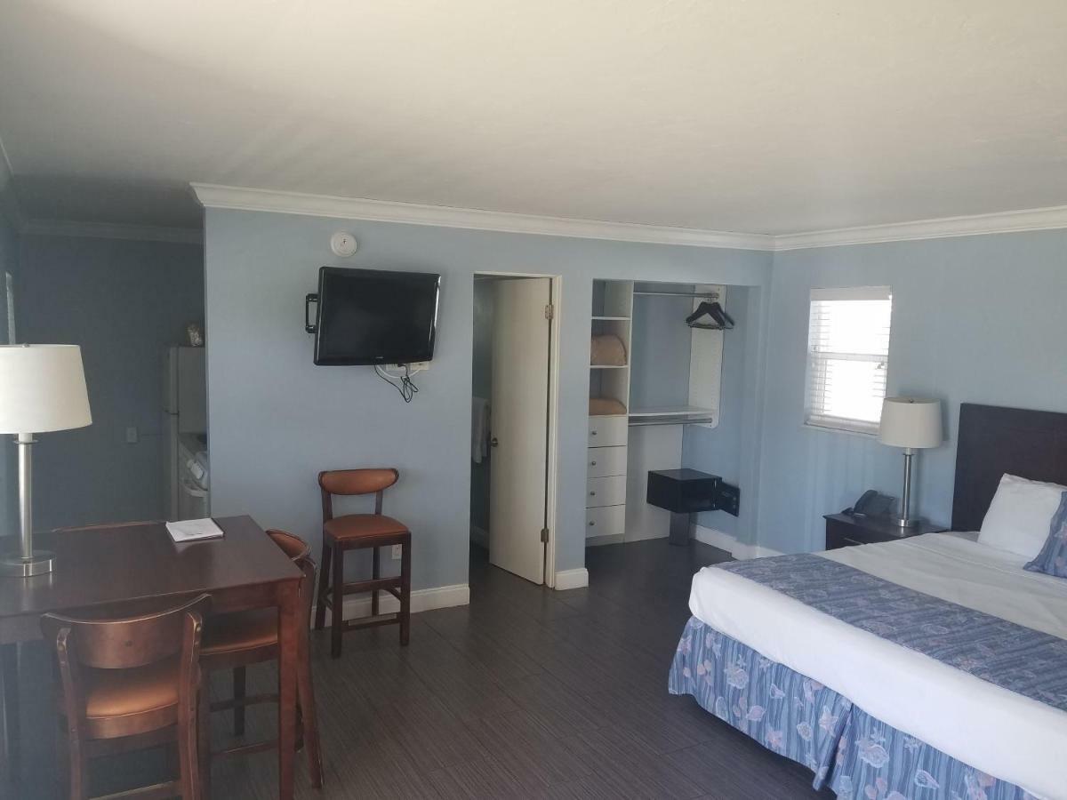 Carousel Beach Inn Fort Myers Beach Eksteriør billede
