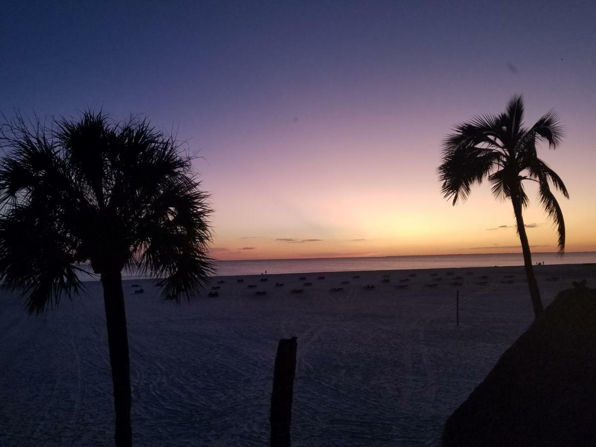 Carousel Beach Inn Fort Myers Beach Eksteriør billede