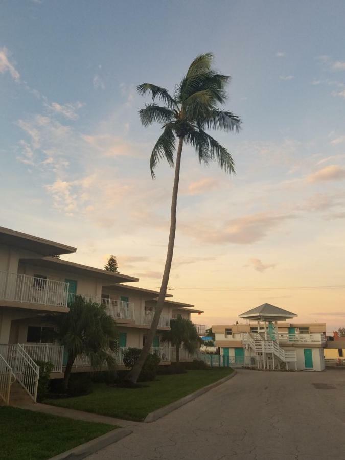 Carousel Beach Inn Fort Myers Beach Eksteriør billede